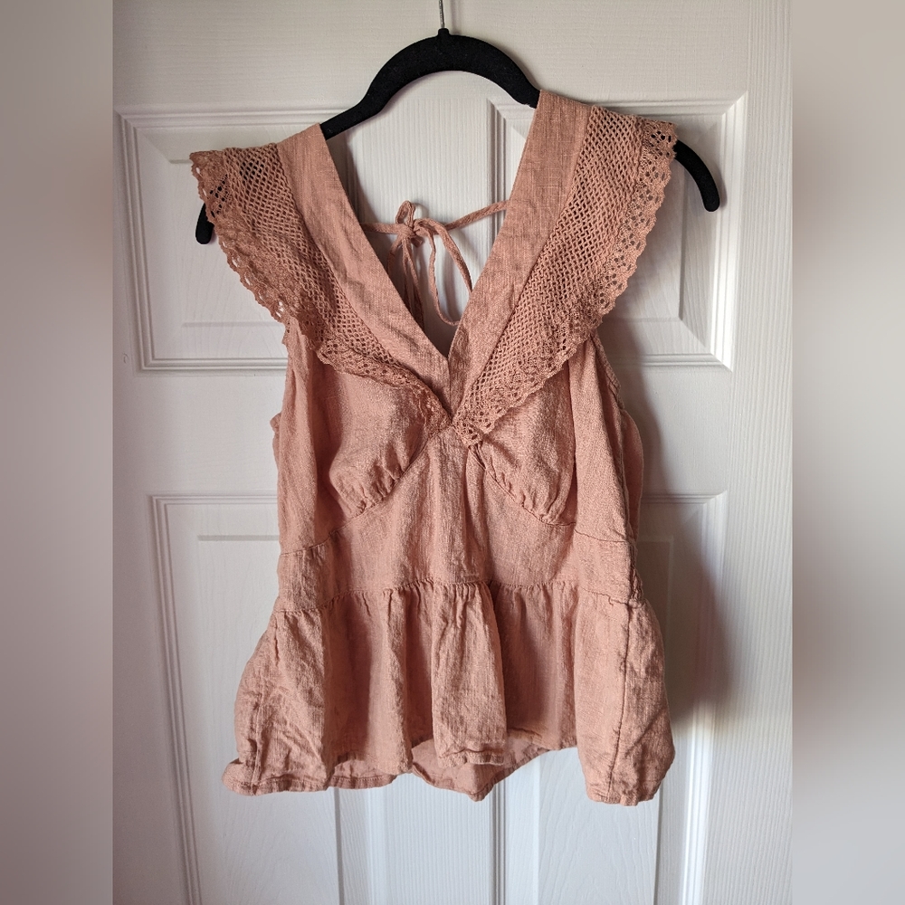 Old Navy V-Neck Top Size Medium